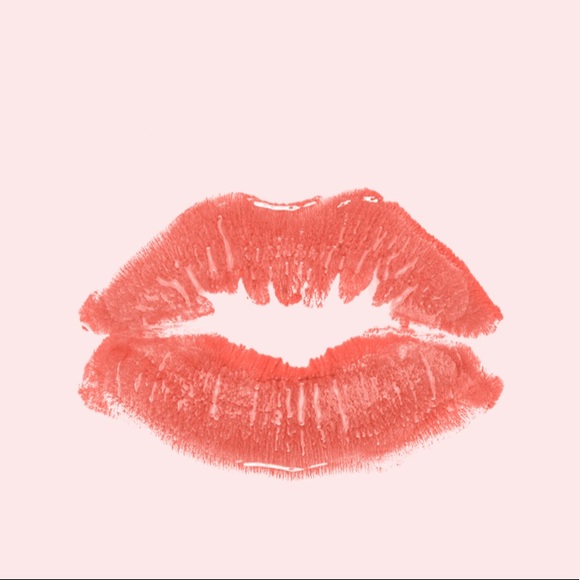 NWT Revlon Demure Lipstick π π - Picture 2 of 2